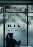 The Mist 2017 film scene di nudo