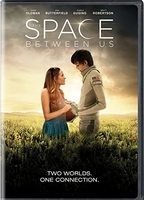 The Space Between Us 2017 film scene di nudo
