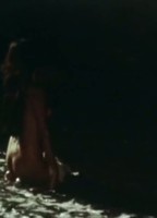 To gymno koritsi  (1982) Scene Nuda