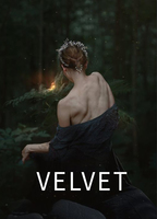 Velvet 2021 film scene di nudo