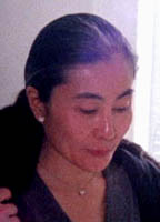 Yoko Ono nuda