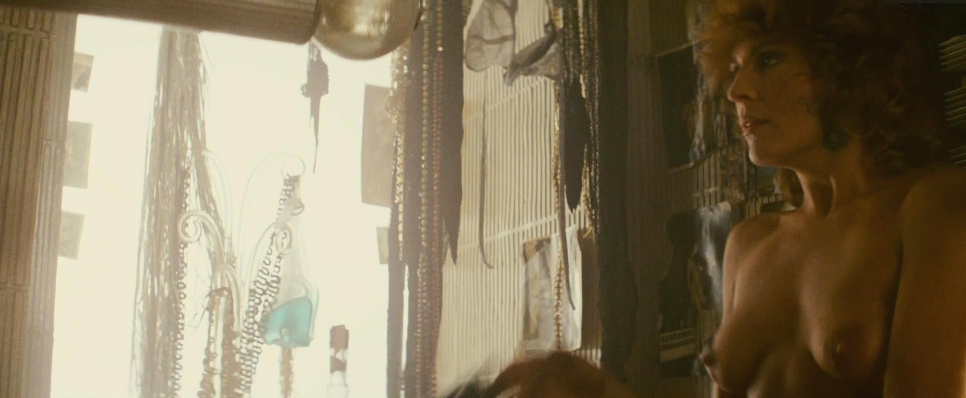 Joanna Cassidy nude pics.