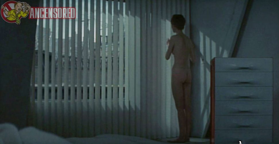 Mia Farrow nude pics.