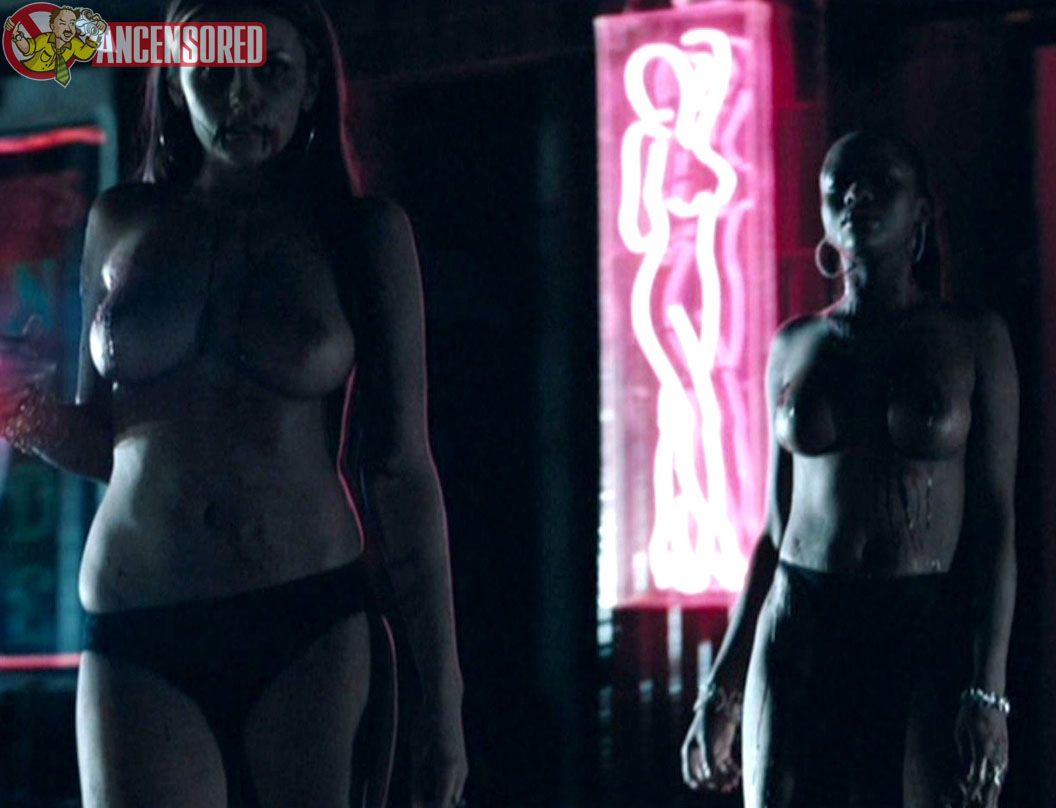 Resident Evil: Apocalypse nude pics.