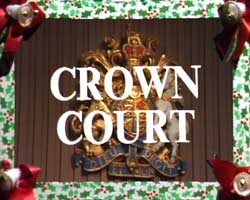 Crown Court scene nuda
