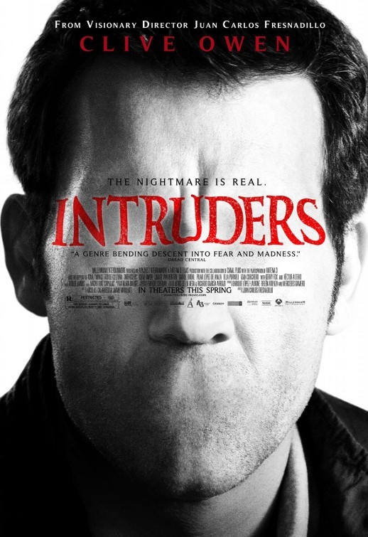 Intruders 2011 film scene di nudo