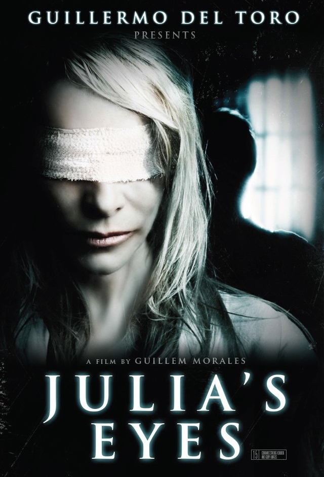 Julia's Eyes 2010 film scene di nudo