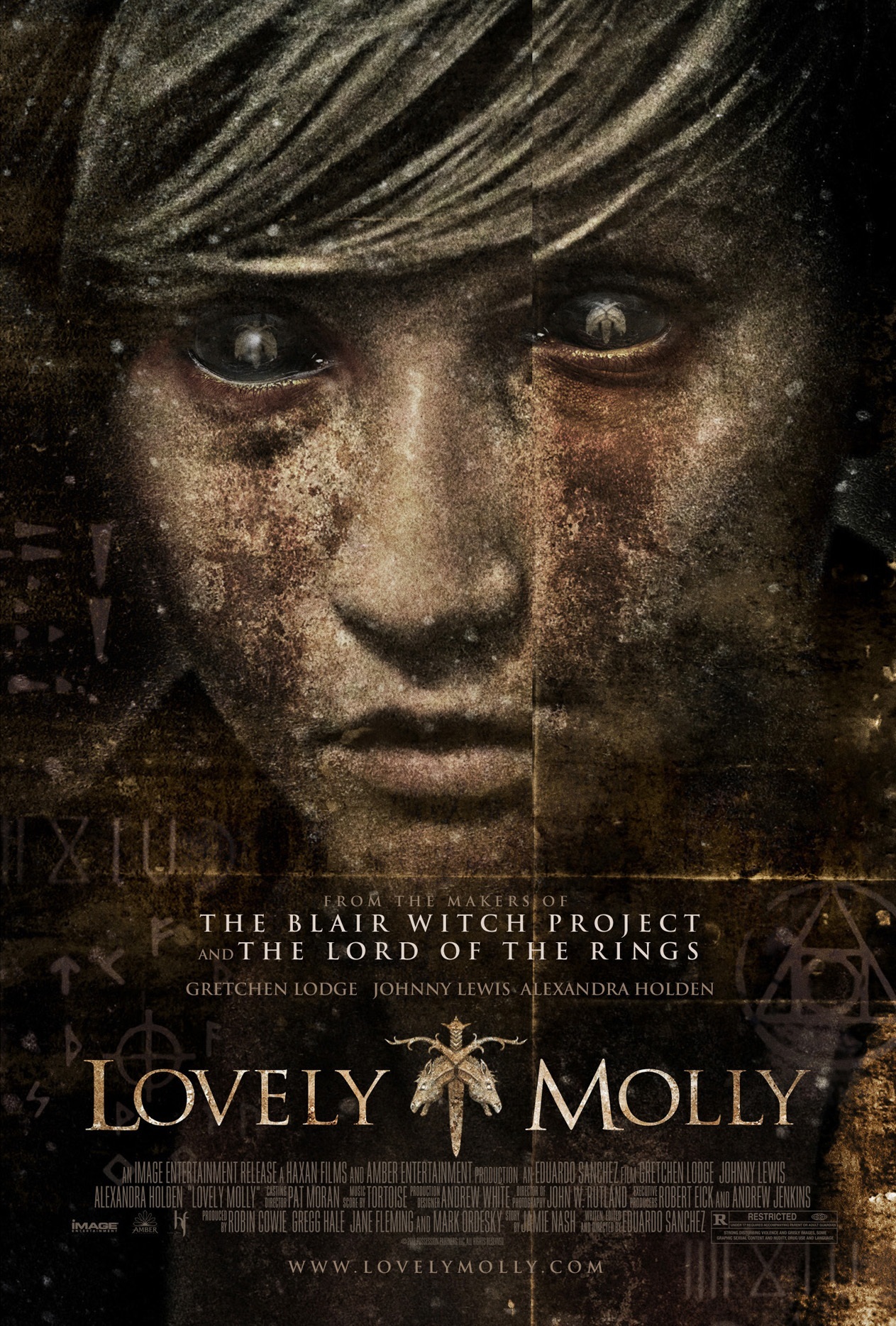 Lovely Molly (2011) Scene Nuda