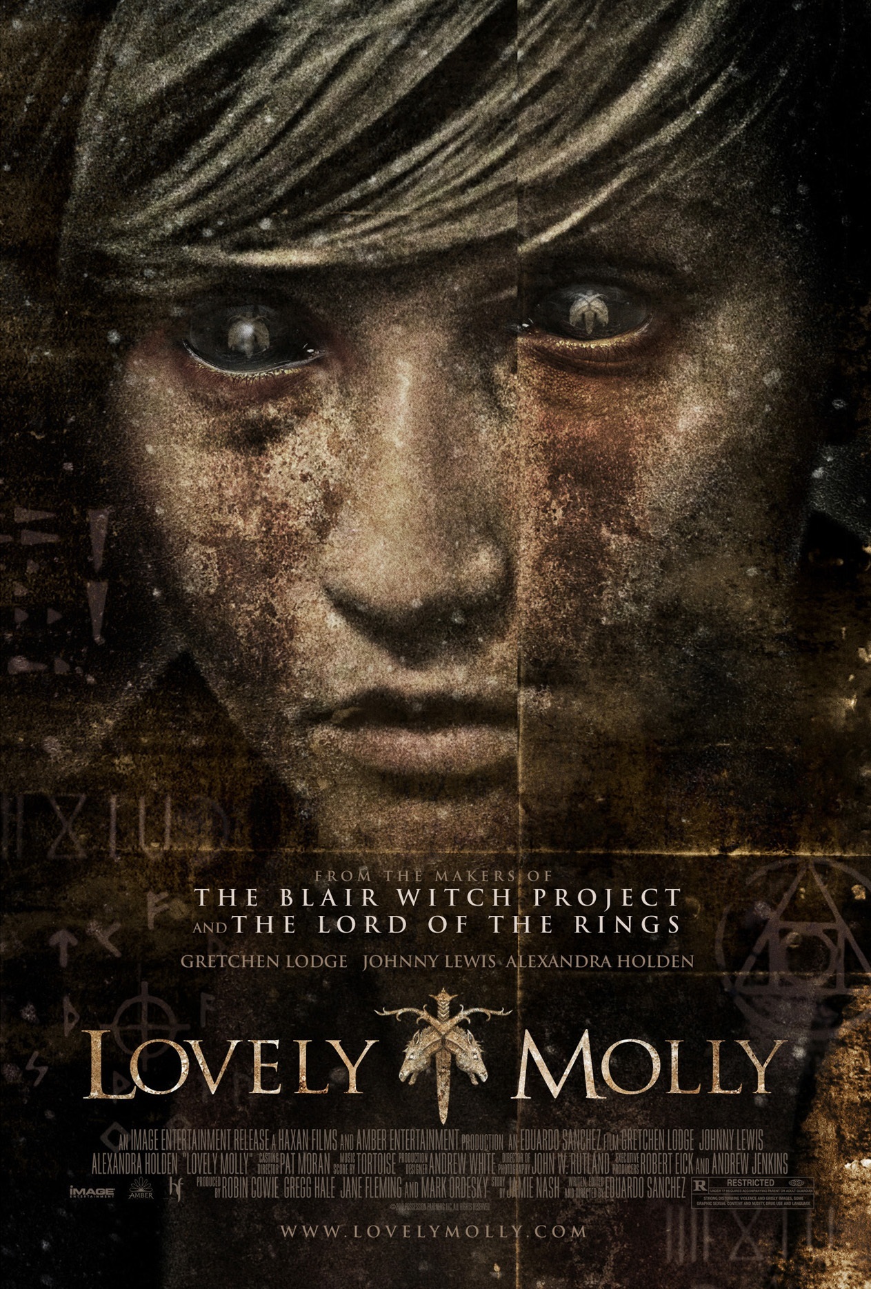 Lovely Molly 2011 film scene di nudo