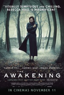 The Awakening 2011 film scene di nudo