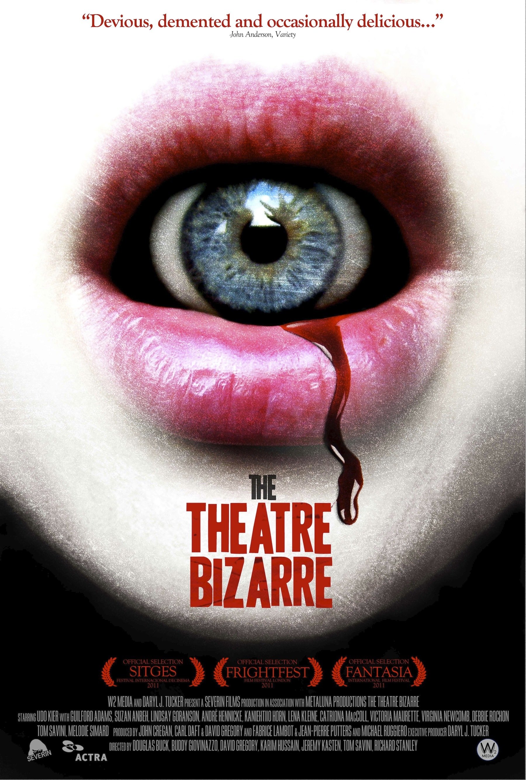 The Theatre Bizarre 2012 film scene di nudo