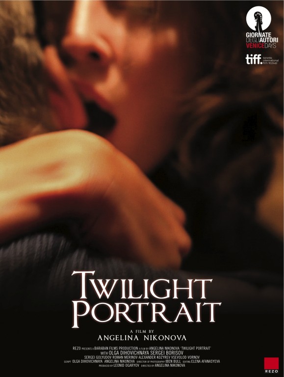 Twilight Portrait 2011 film scene di nudo